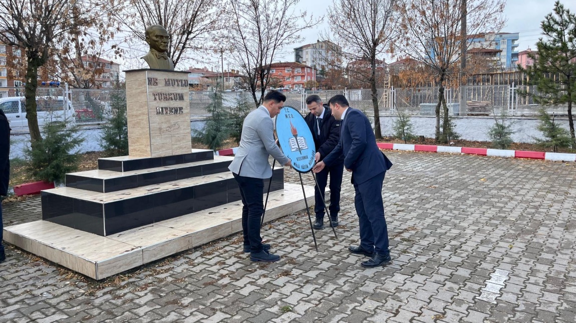 24 KASIM ÖĞRETMENLER GÜNÜ ÇELENK SUNMA TÖRENİ